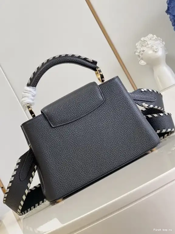 First bag ru VUITTON LOUIS BB CAPUCINES 0629